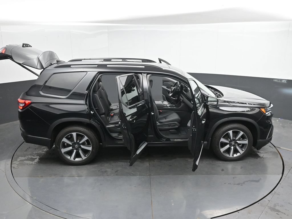 Used 2025 Honda Pilot Elite image 50