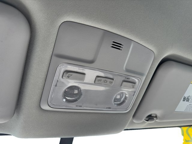 Used 2015 Toyota RAV4 LE AWD/4WD image 16