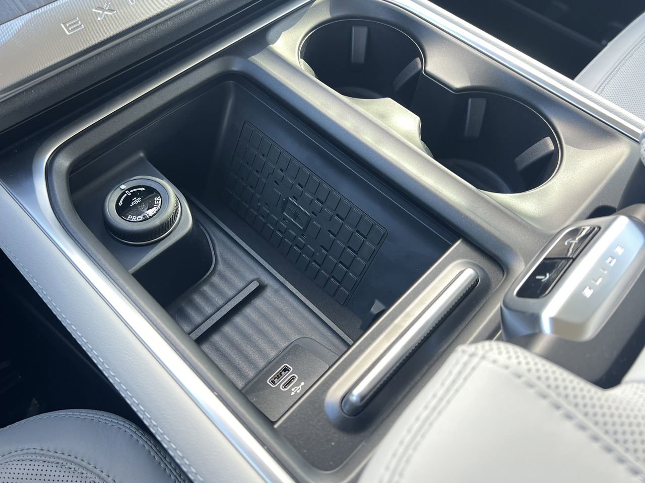 New 2025 Ford Expedition Platinum w/ Platinum Ultimate Package image 8