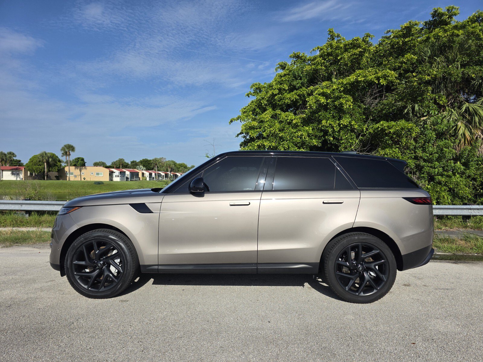 Certified 2023 Land Rover Range Rover Sport SE AWD/4WD image 7