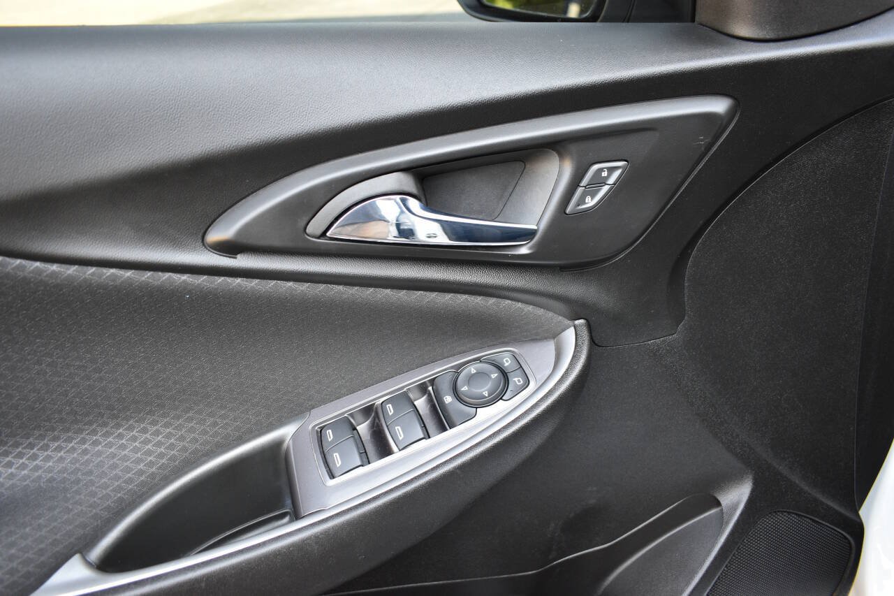 Used 2023 Chevrolet Malibu RS FWD image 15