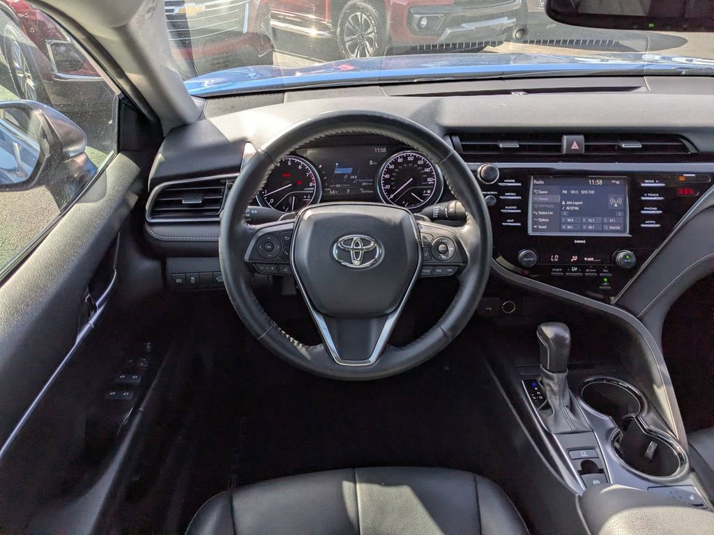 Used 2020 Toyota Camry SE w/ Moonroof Package image 15