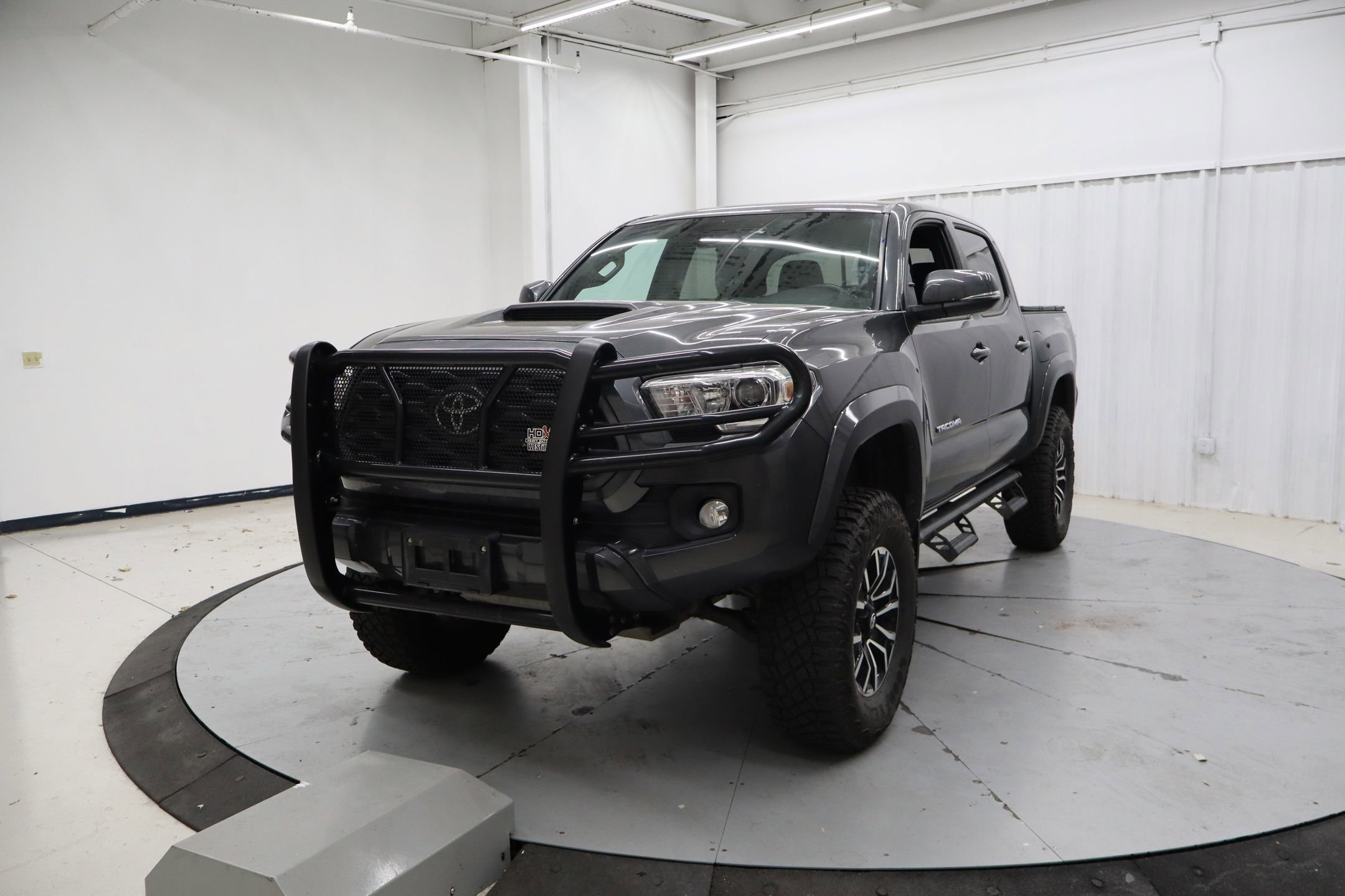 Used 2021 Toyota Tacoma TRD Sport image 10