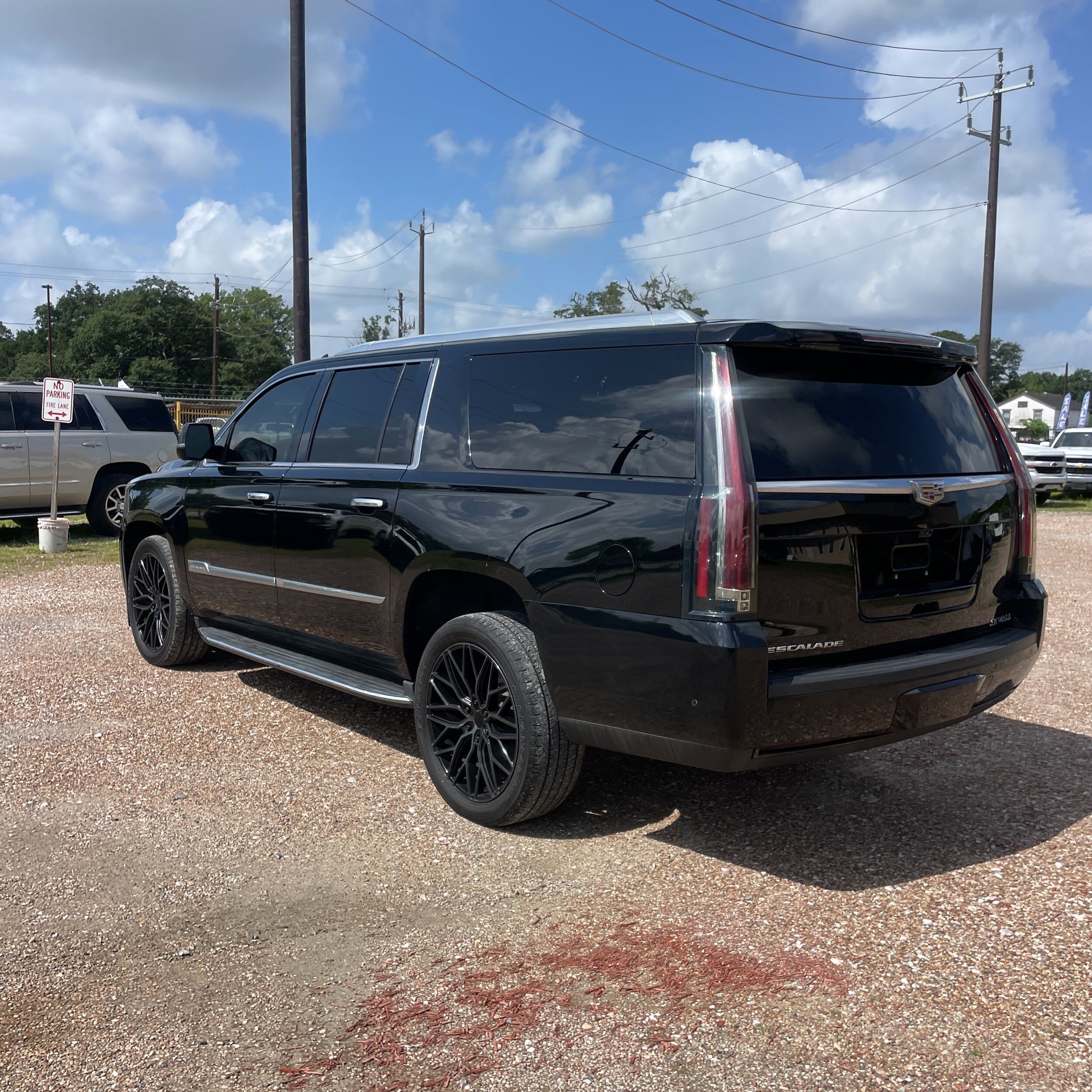 Used 2018 Cadillac Escalade ESV Luxury RWD image 11