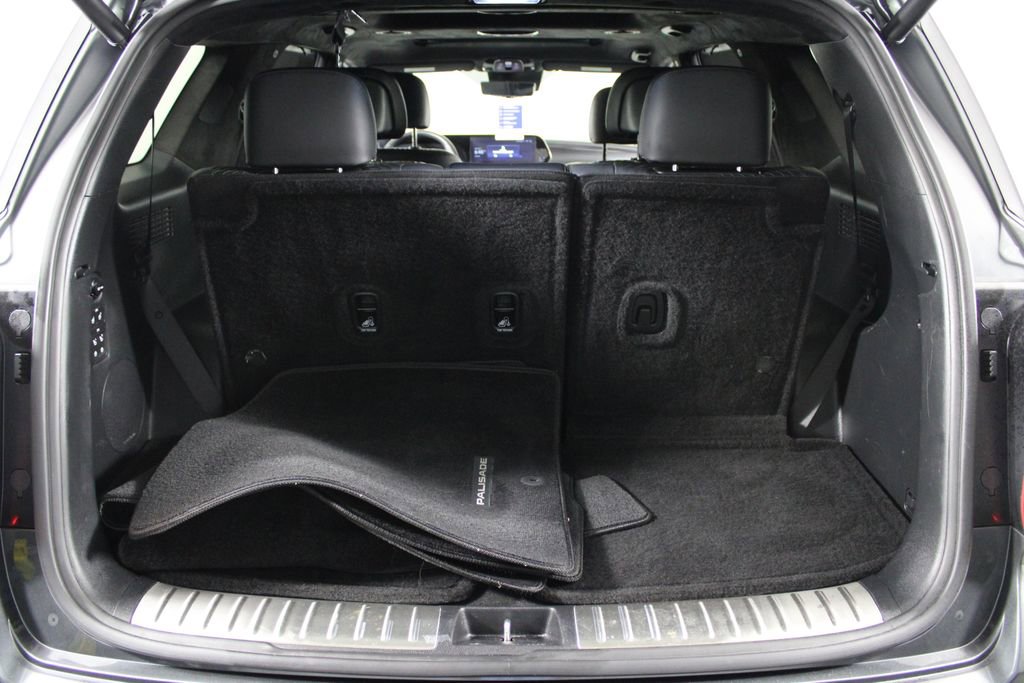 Used 2023 Hyundai Palisade Calligraphy w/ Cargo Package image 17