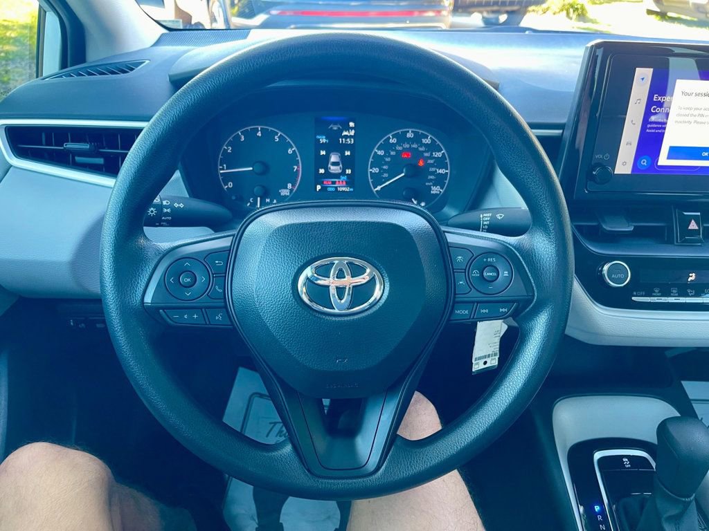 Used 2025 Toyota Corolla LE image 13