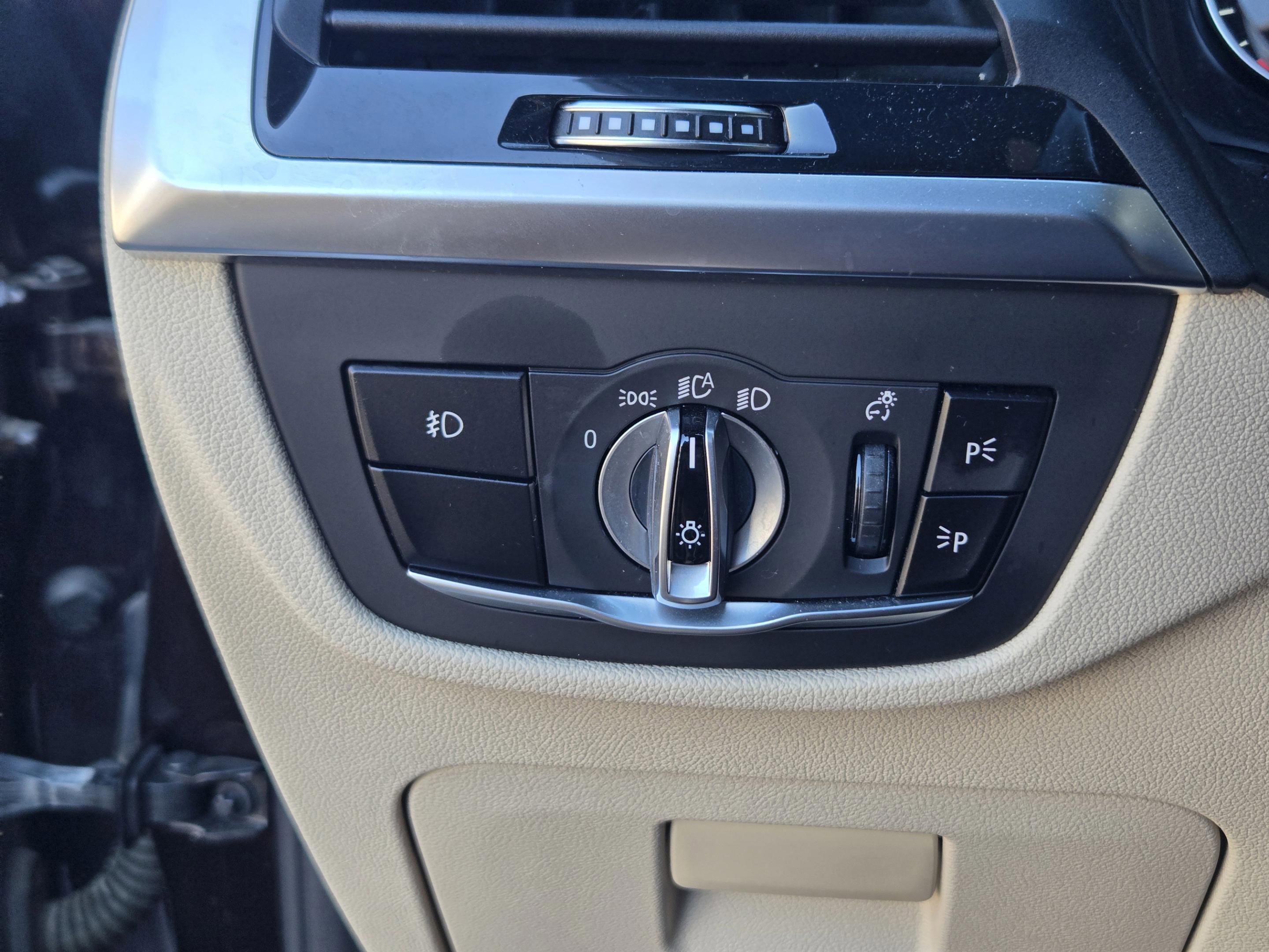 Used 2019 BMW X3 xDrive30i w/ Driving Assistance Package image 21