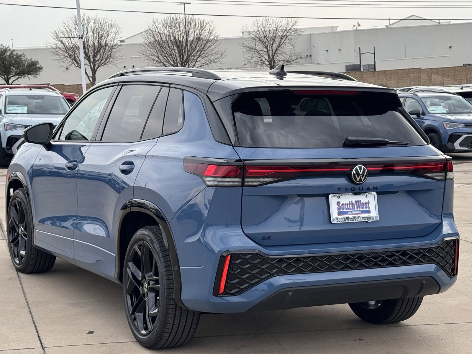 New 2026 Volkswagen Tiguan SE R-Line image 6