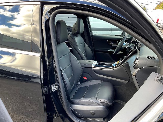 Used 2026 Mercedes-Benz GLC 300 4MATIC image 31