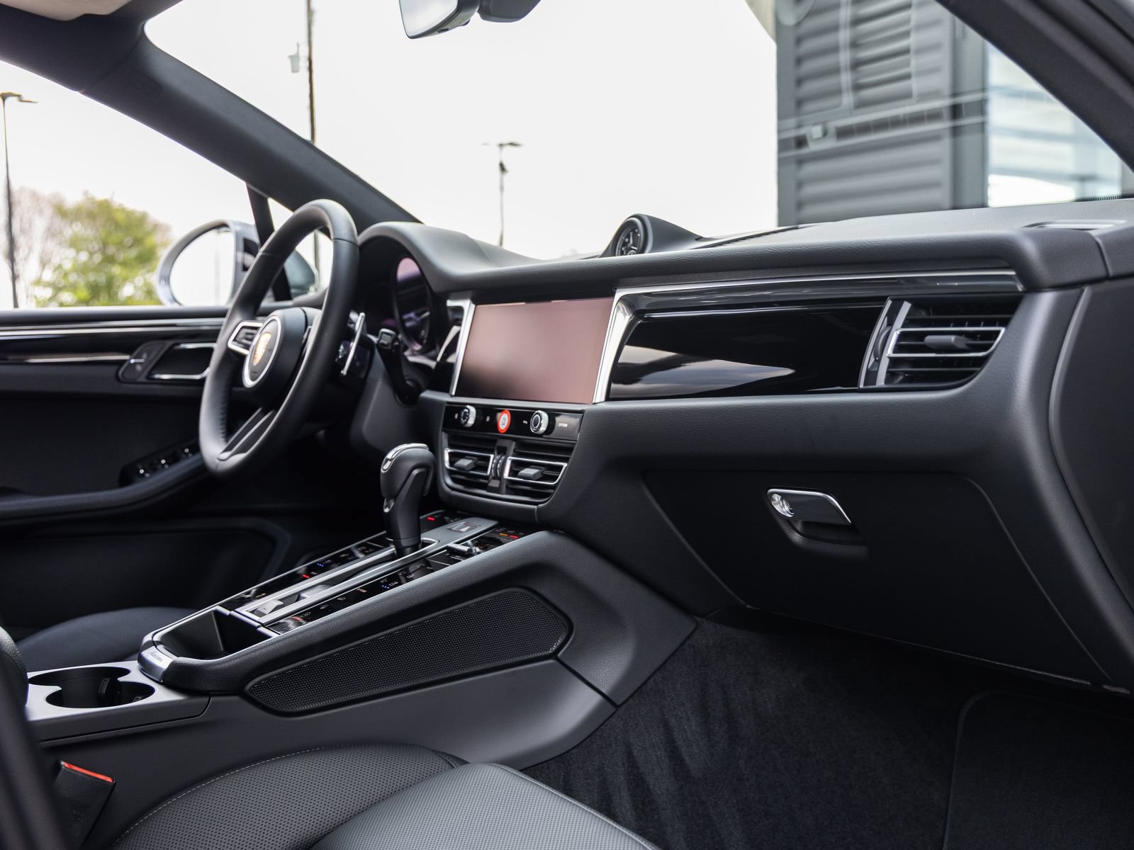 Certified 2026 Porsche Macan AWD/4WD image 47