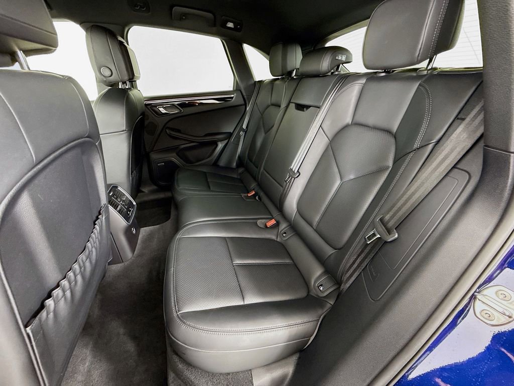Certified 2024 Porsche Macan image 23