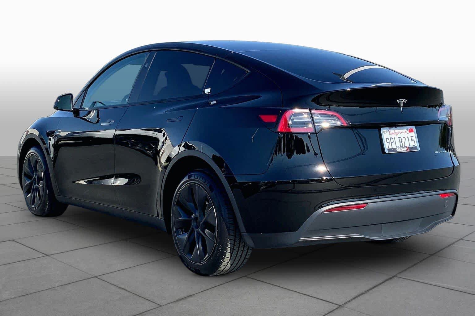 Used 2024 Tesla Model Y Long Range AWD/4WD image 10