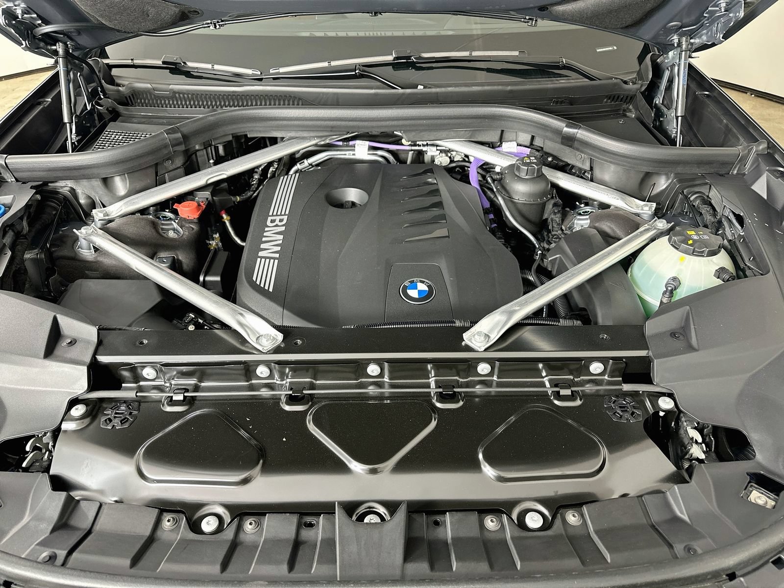 New 2027 BMW X7 xDrive40i w/ Executive Package AWD/4WD image 13