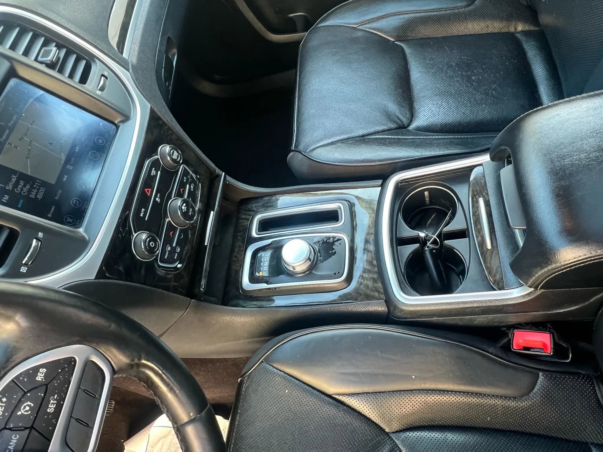 Used 2017 Chrysler 300 C RWD image 25