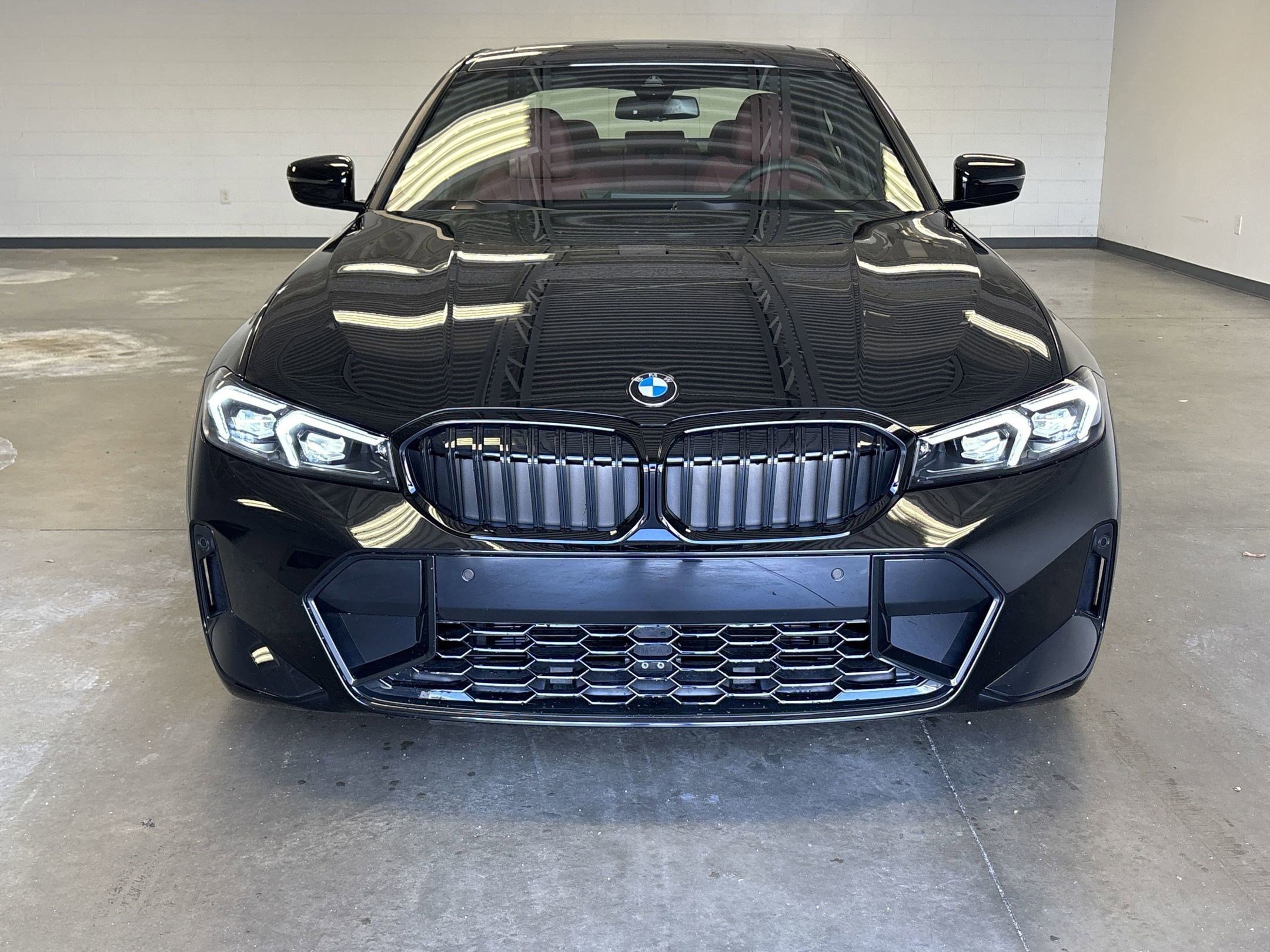 Used 2025 BMW 330i Sedan w/ M Sport Package image 4