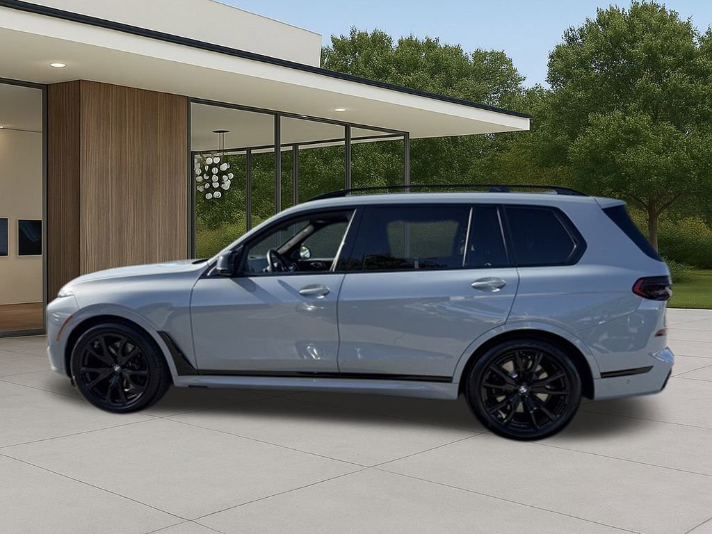 Used 2025 BMW X7 M60i image 13