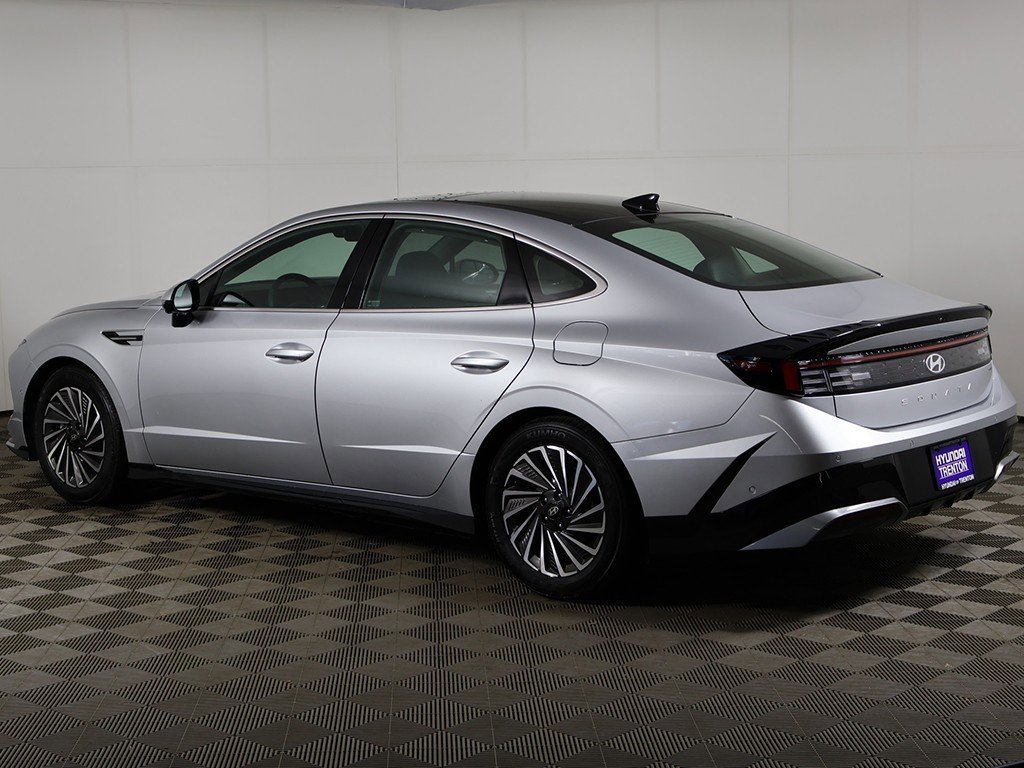 Used 2025 Hyundai Sonata Limited image 14