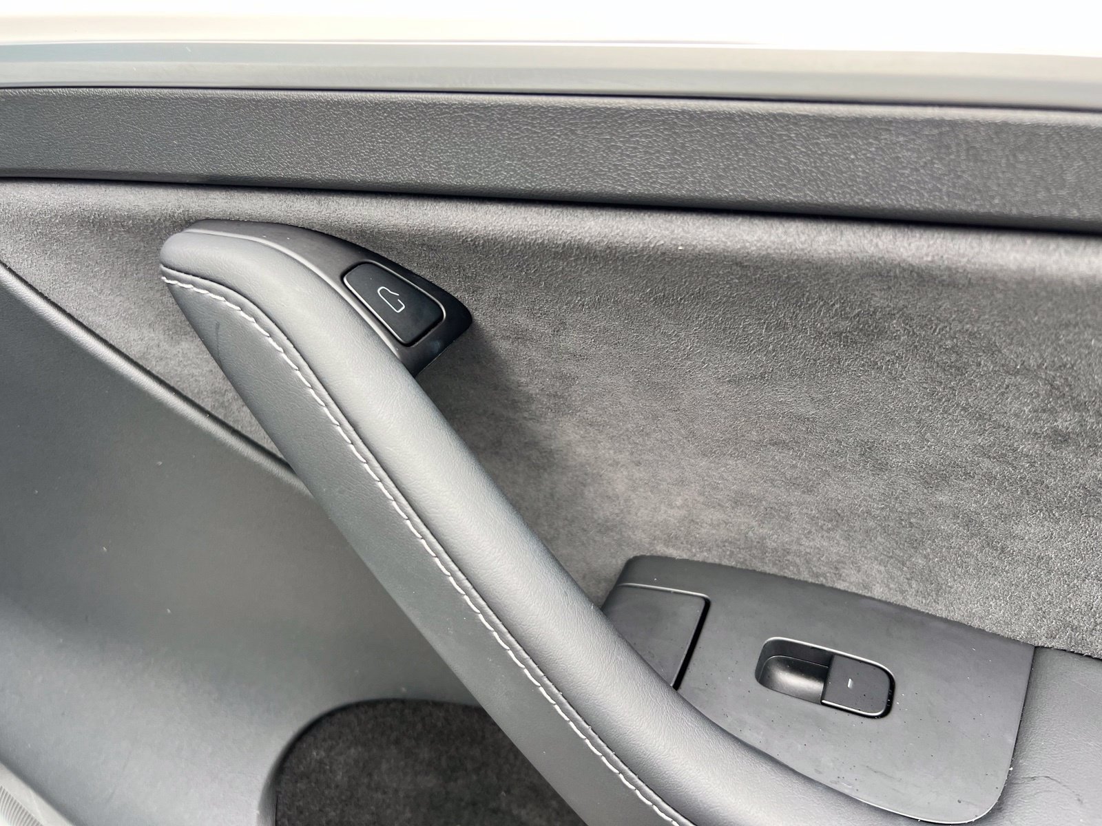 Used 2025 Tesla Model Y Long Range RWD image 64