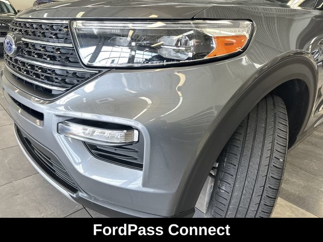 Used 2023 Ford Explorer XLT w/ Equipment Group 202A AWD/4WD image 18