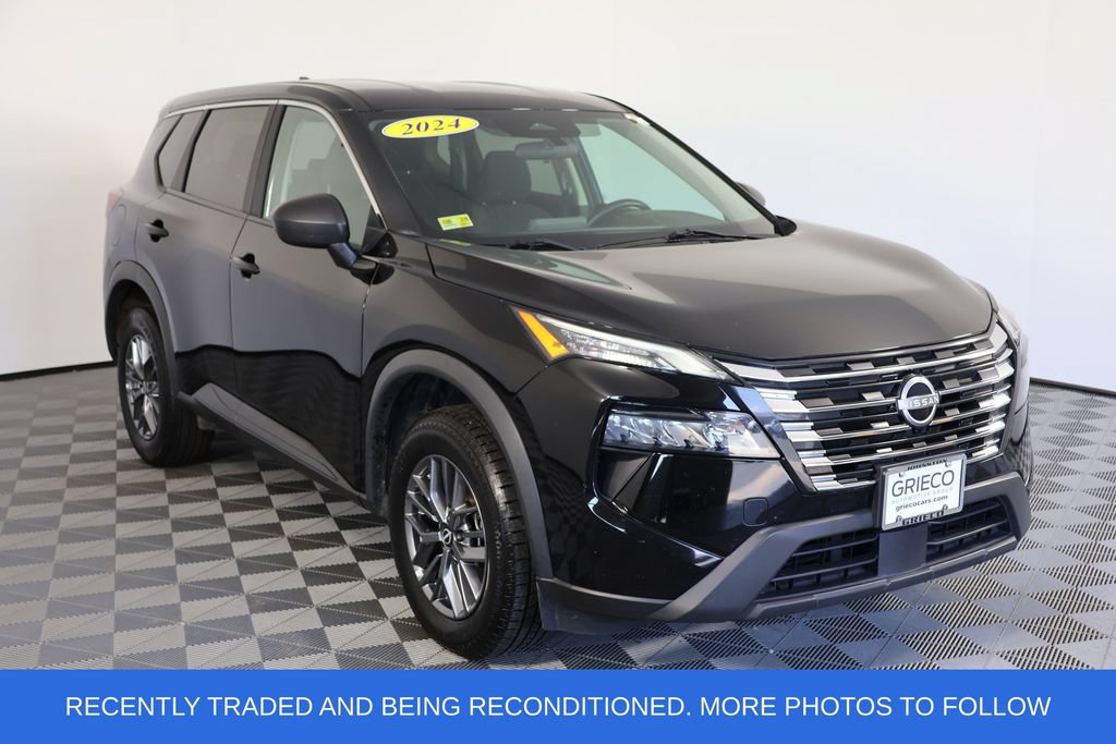 Used 2024 Nissan Rogue S AWD/4WD image 1