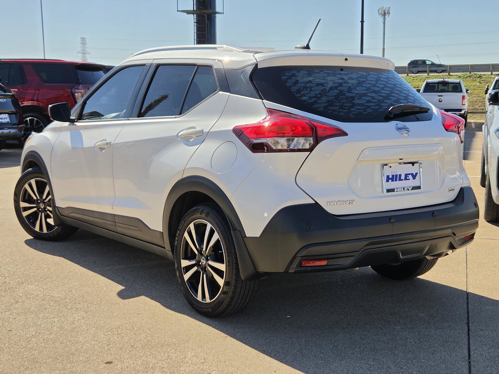 Used 2020 Nissan Kicks SV FWD image 3