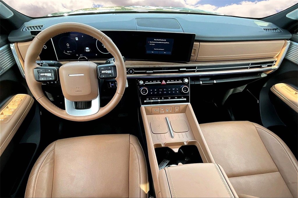 Used 2025 Hyundai Santa Fe Limited image 7