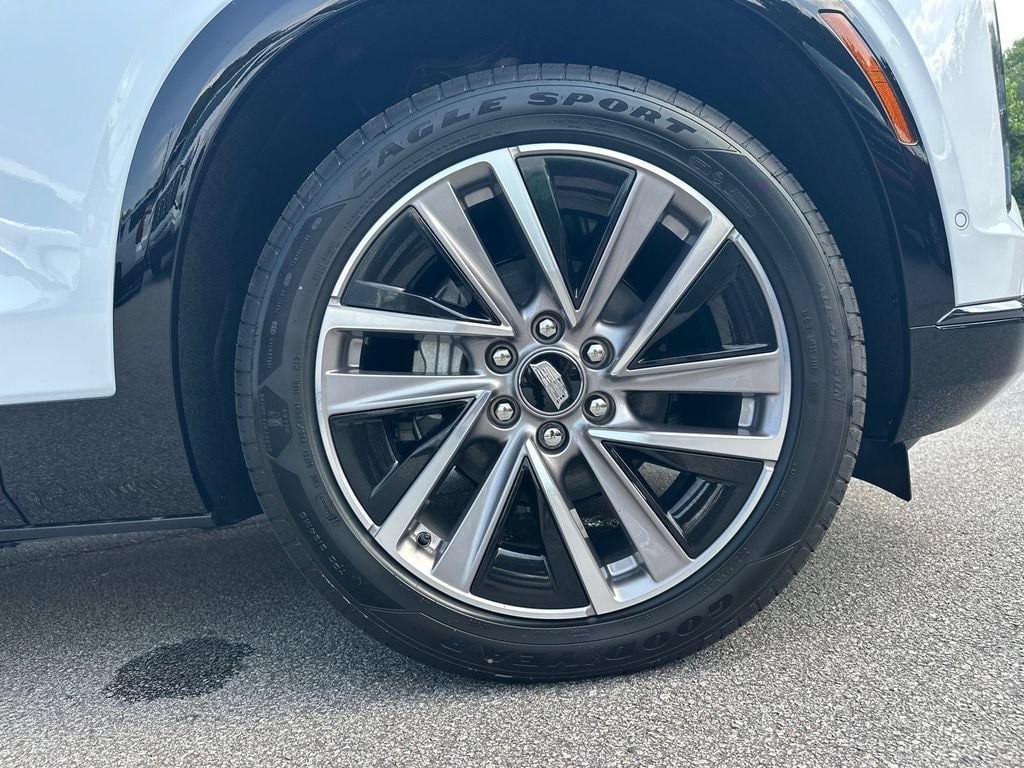 New 2027 Cadillac Vistiq Sport w/ LPO, Floor Liner Package AWD/4WD image 12