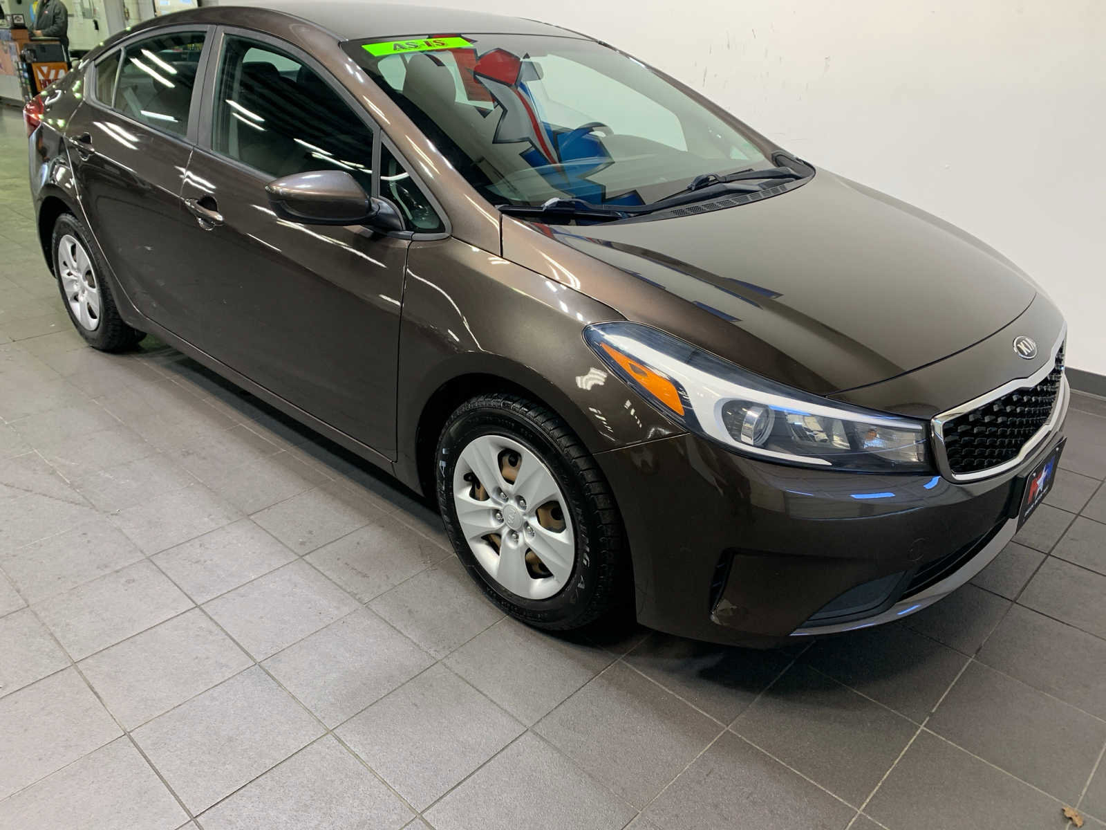 Used 2018 Kia Forte LX image 2