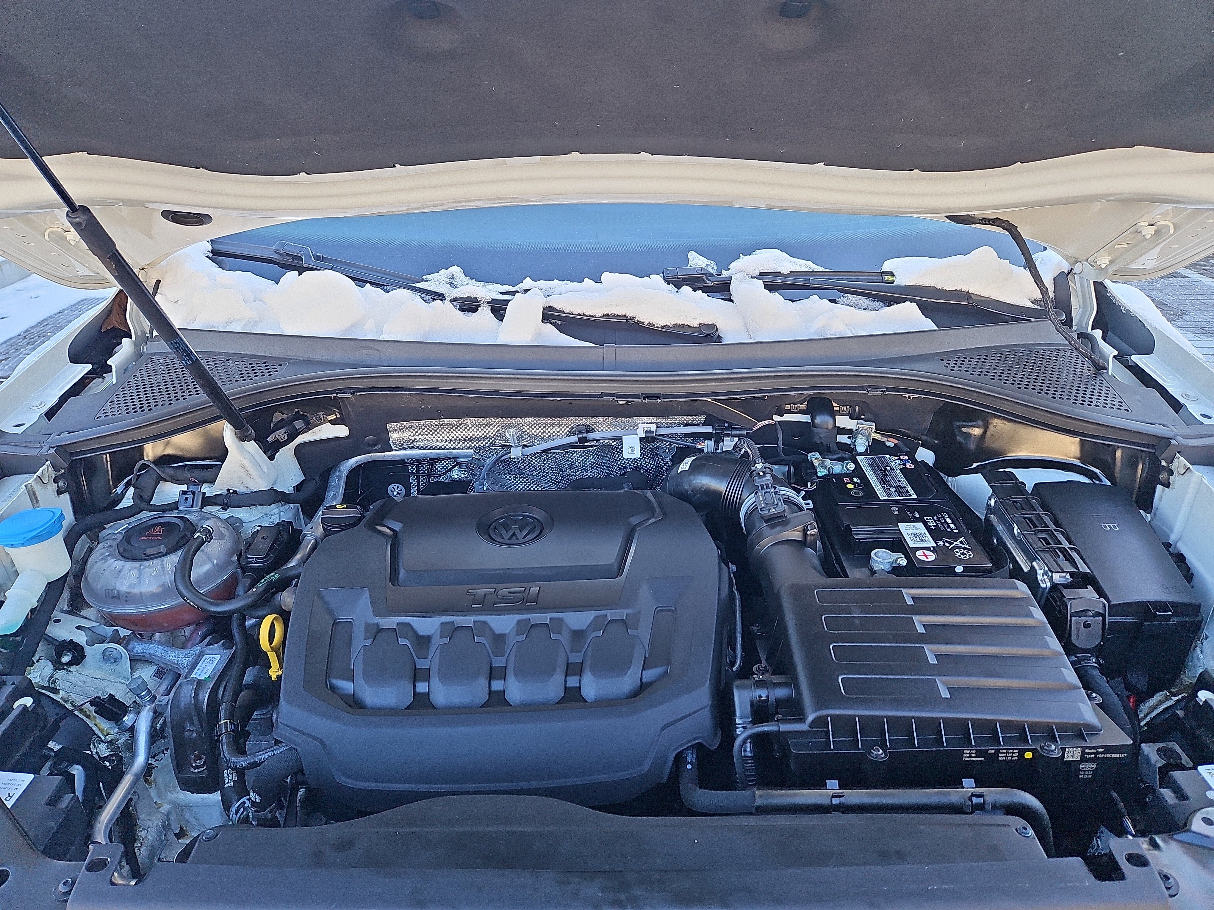 Certified 2022 Volkswagen Tiguan SE w/ Panoramic Sunroof Package image 34