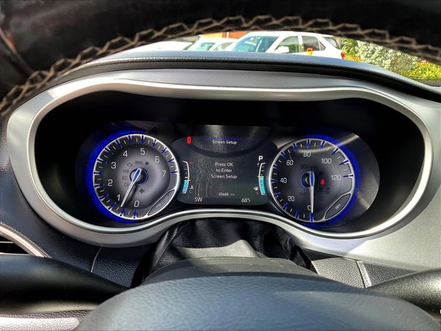Used 2020 Chrysler Pacifica Touring-L Plus w/ Advanced Safetytec Group FWD image 20