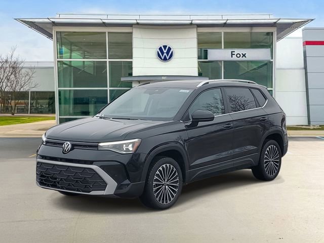 New 2026 Volkswagen Taos SE image 2