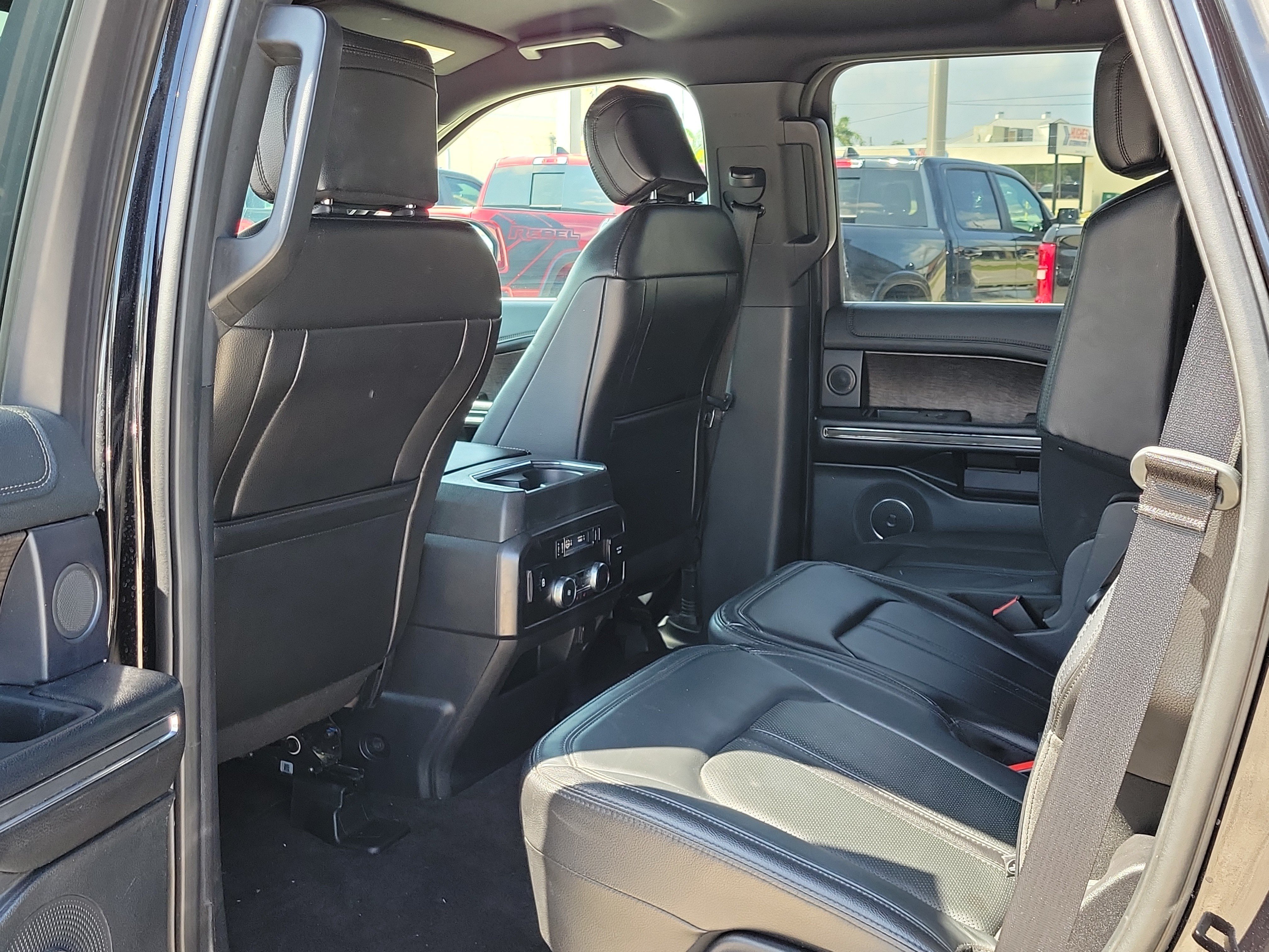 Used 2020 Ford Expedition Limited RWD image 14