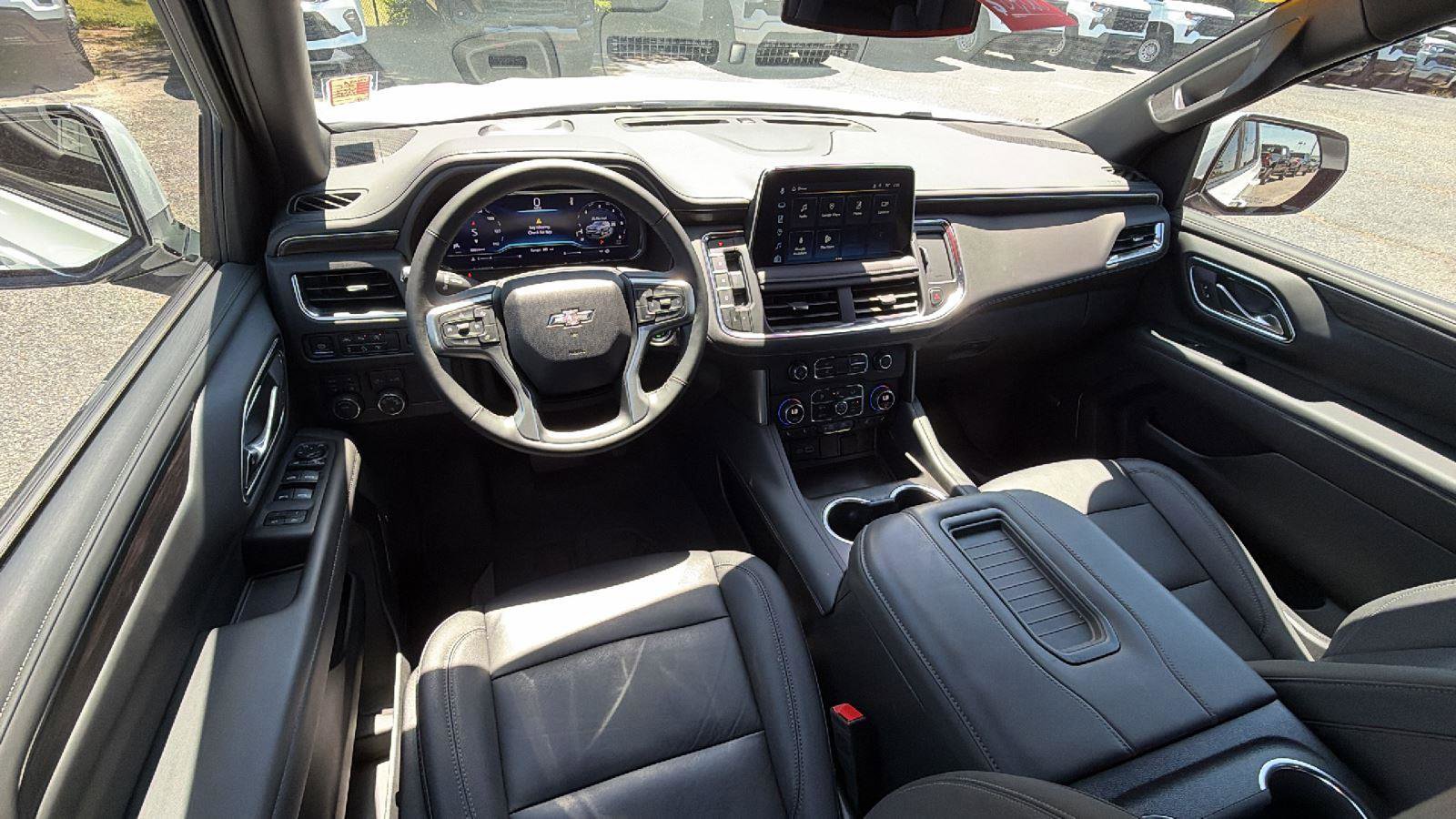 Used 2024 Chevrolet Tahoe Z71 w/ Luxury Package AWD/4WD image 24