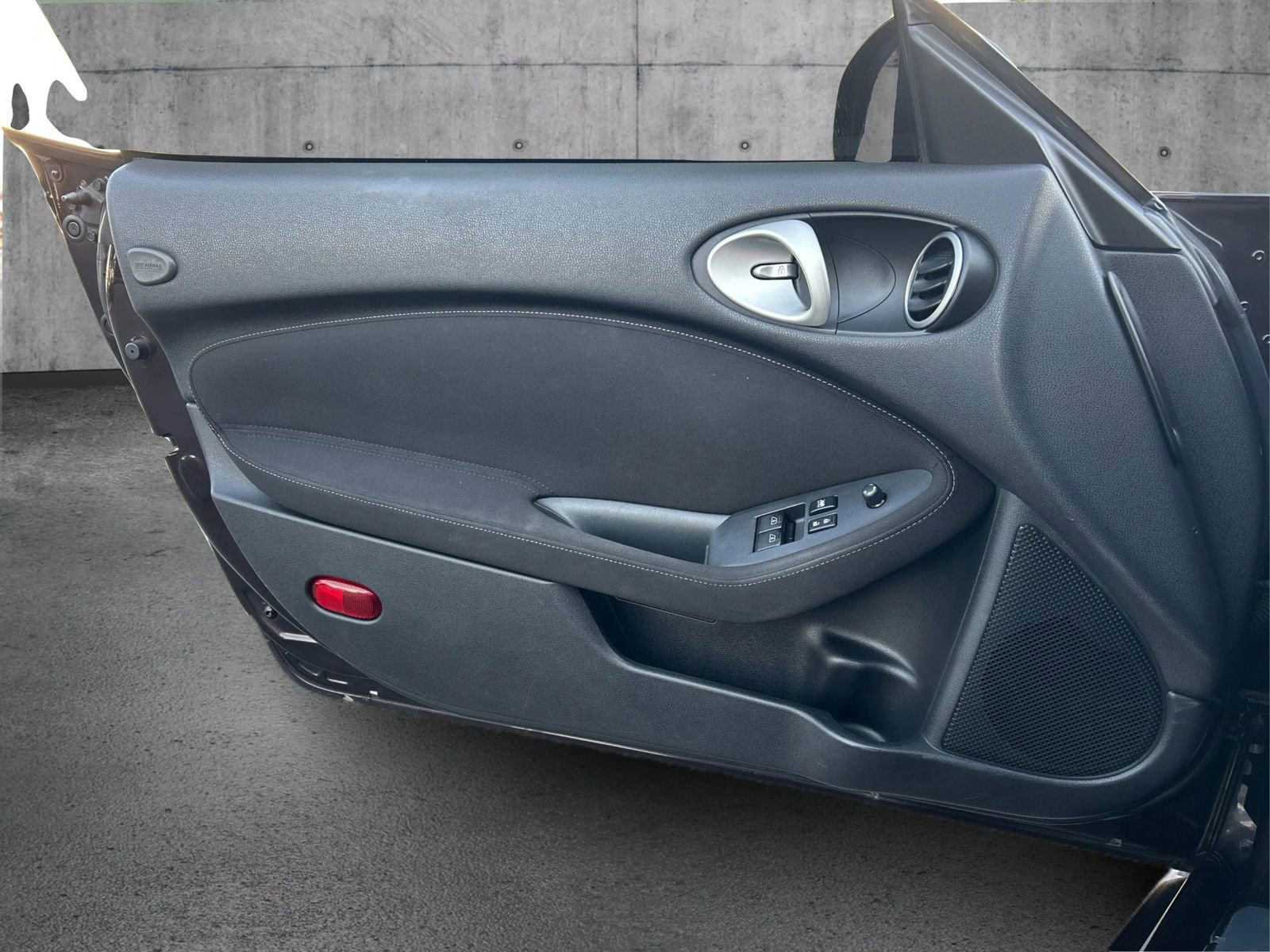 Used 2010 Nissan 370Z Roadster 2D RWD image 18