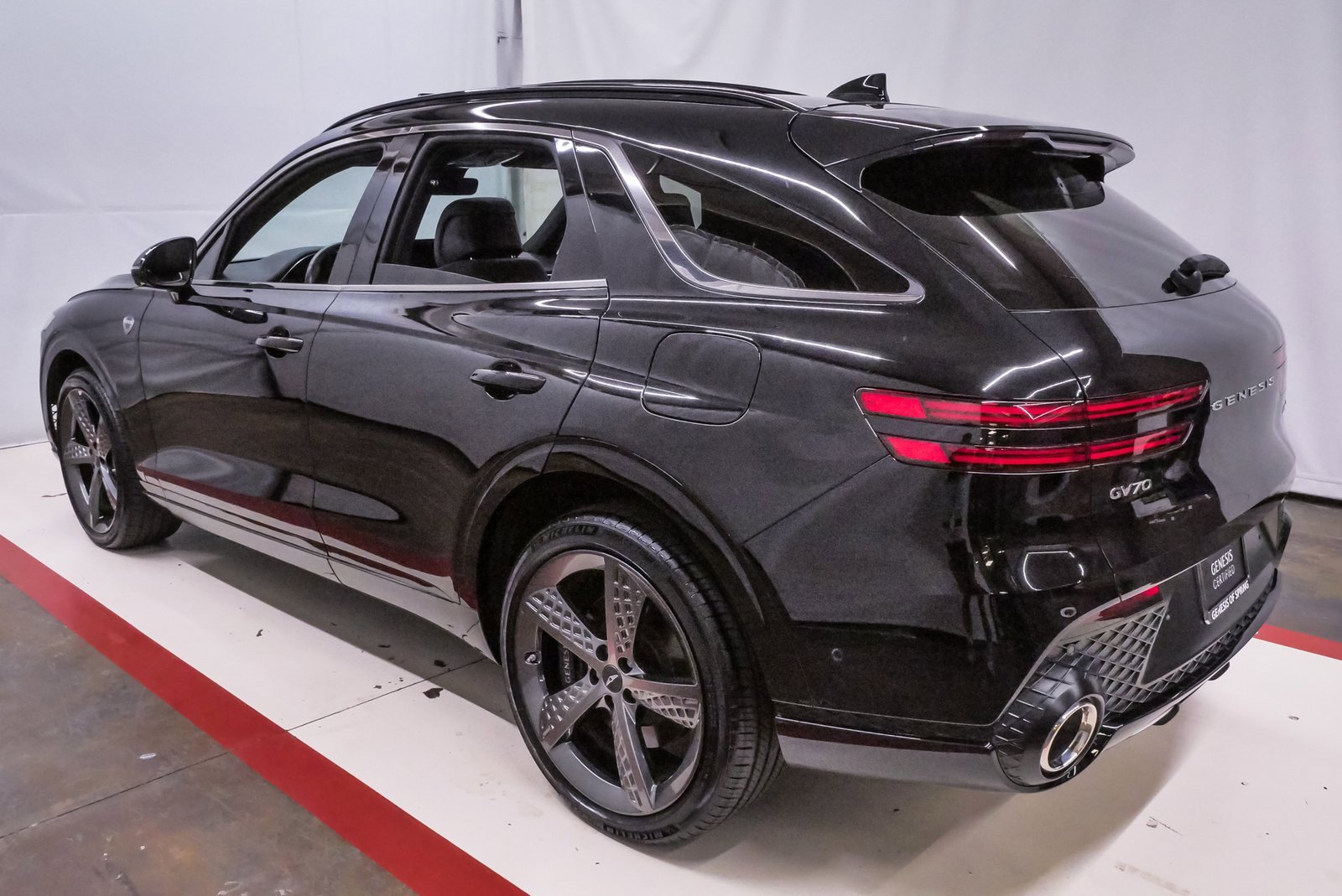 Certified 2025 Genesis GV70 3.5T Sport w/ Sport Advanced Package image 8