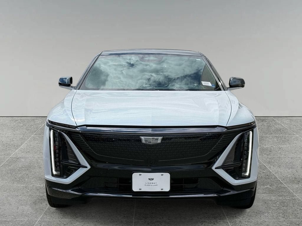 New 2026 Cadillac Lyriq Signature Sport w/ LPO, ONYX Package AWD/4WD image 7