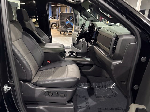 Used 2026 Chevrolet Silverado 2500 ZR2 AWD/4WD image 36