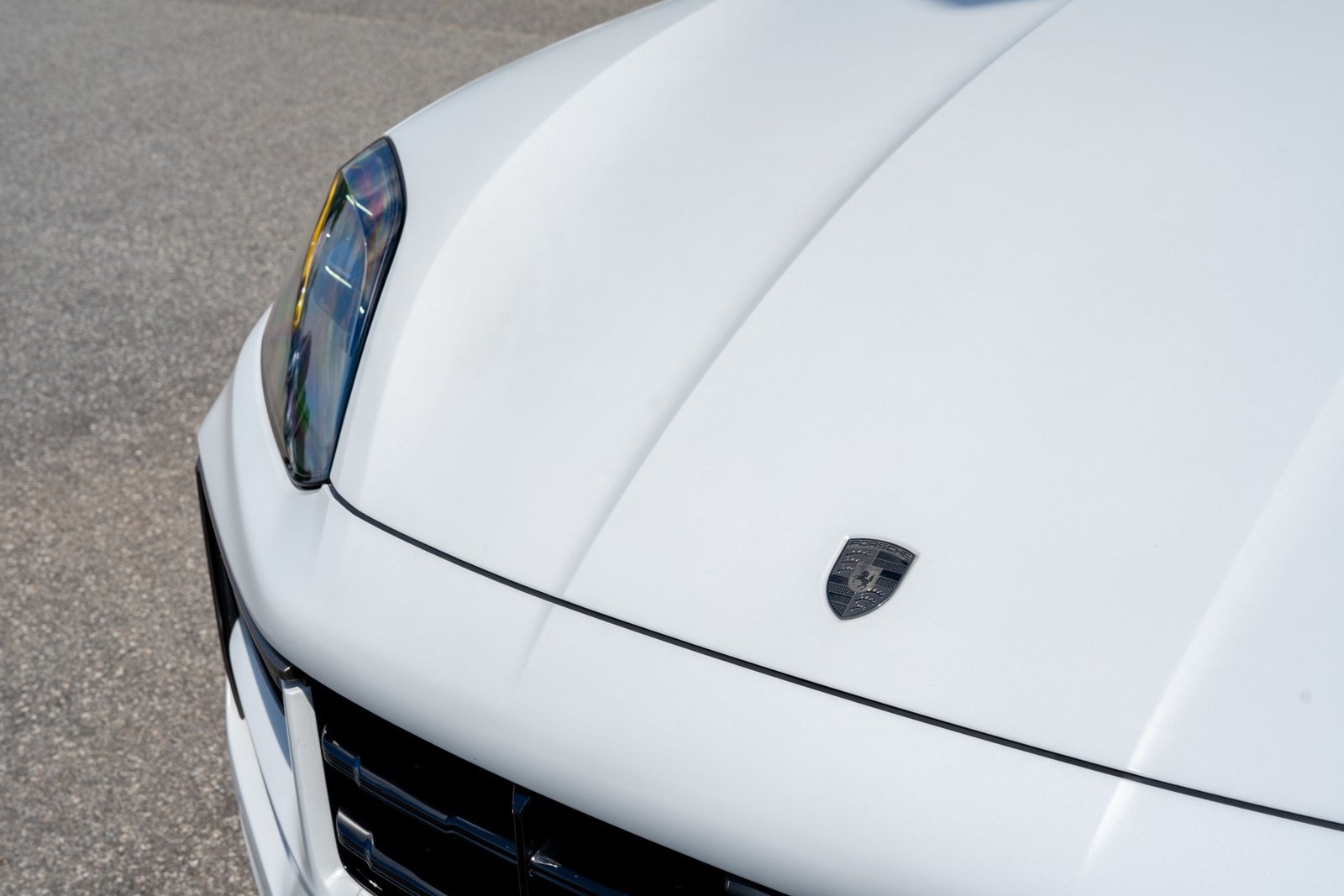 Certified 2025 Porsche Cayenne Turbo AWD/4WD image 18