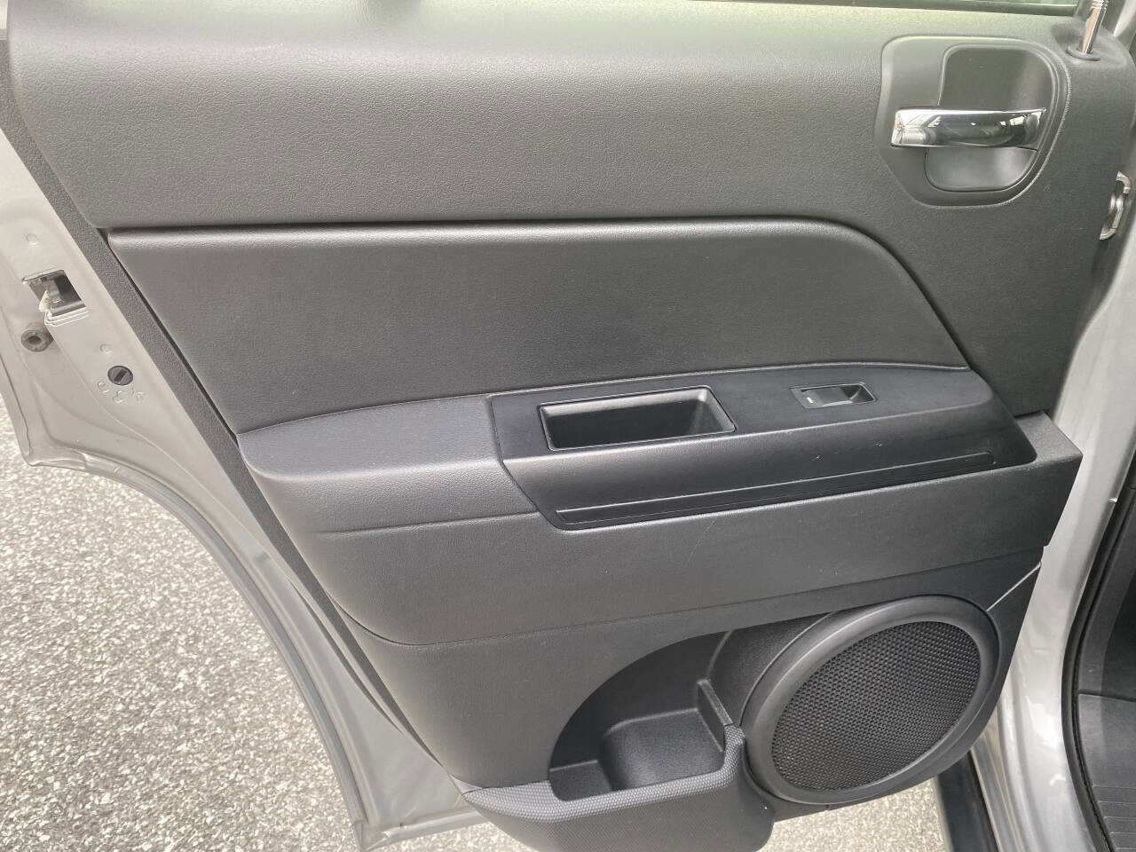 Used 2017 Jeep Compass 75th Anniversary w/ Power Value Group image 13