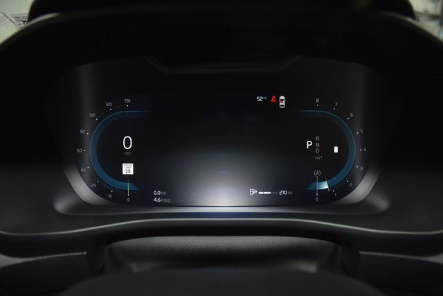 Used 2025 Volvo XC40 B5 Plus image 50