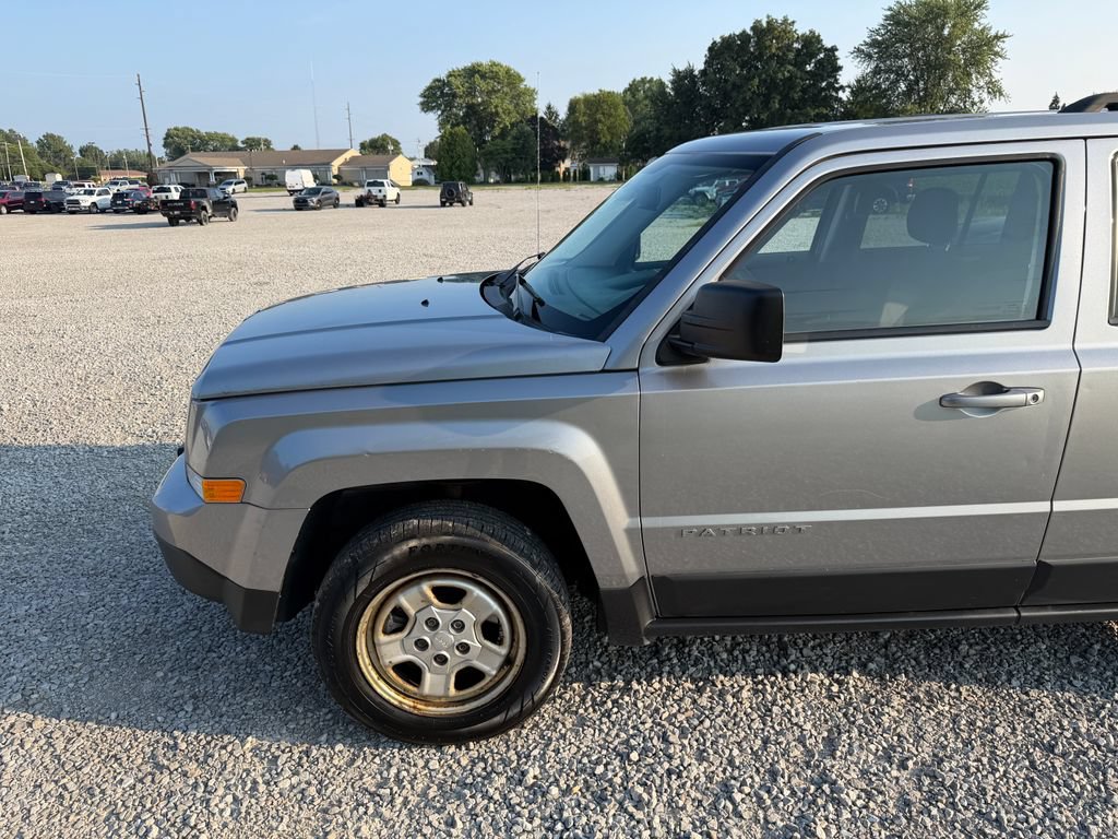 Used 2016 Jeep Patriot Sport w/ Power Value Group AWD/4WD image 28