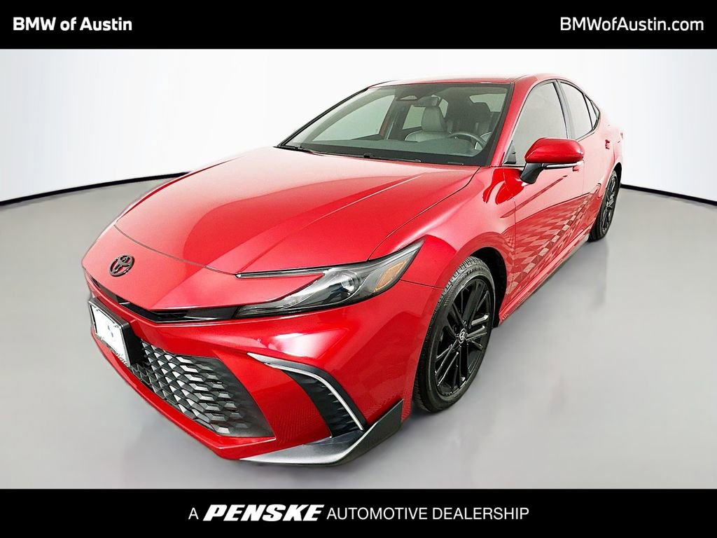 Used 2025 Toyota Camry XLE image 1