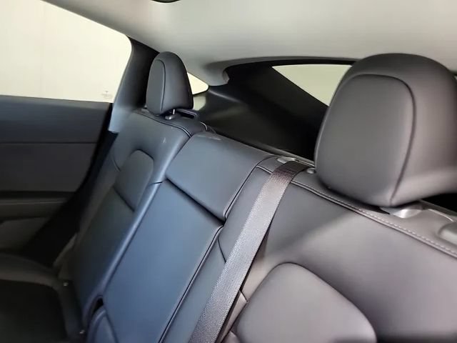 Used 2023 Tesla Model Y Performance AWD/4WD image 3