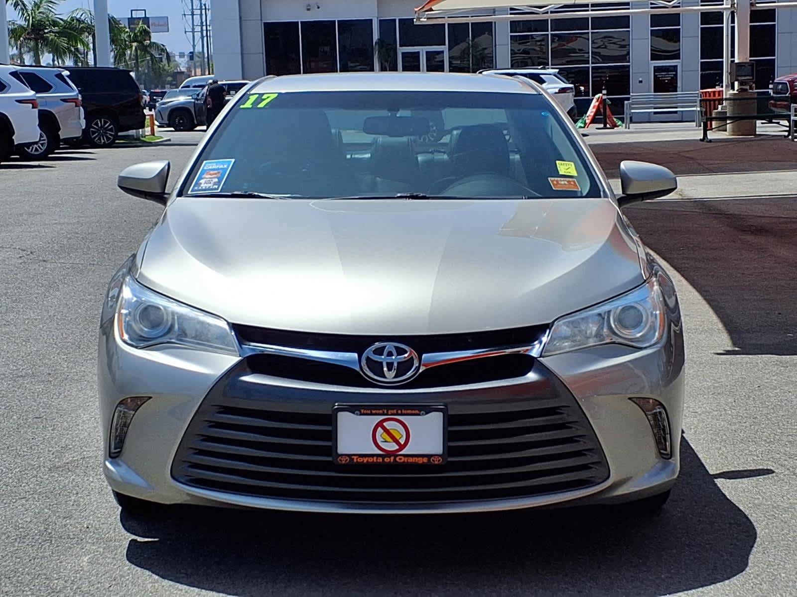 Used 2017 Toyota Camry XLE w/ Convenience Package FWD image 2