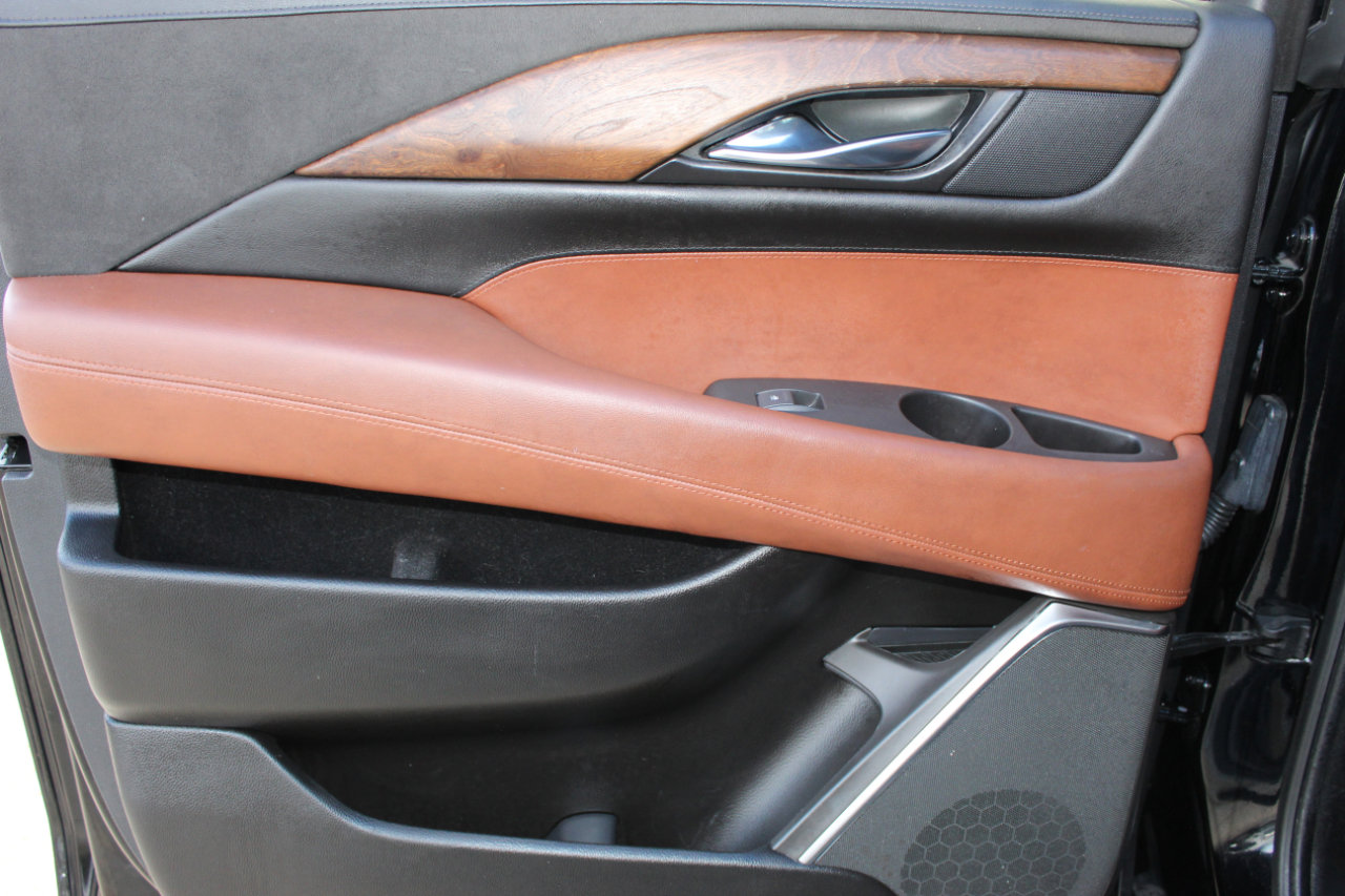 Used 2016 Cadillac Escalade ESV Premium image 14