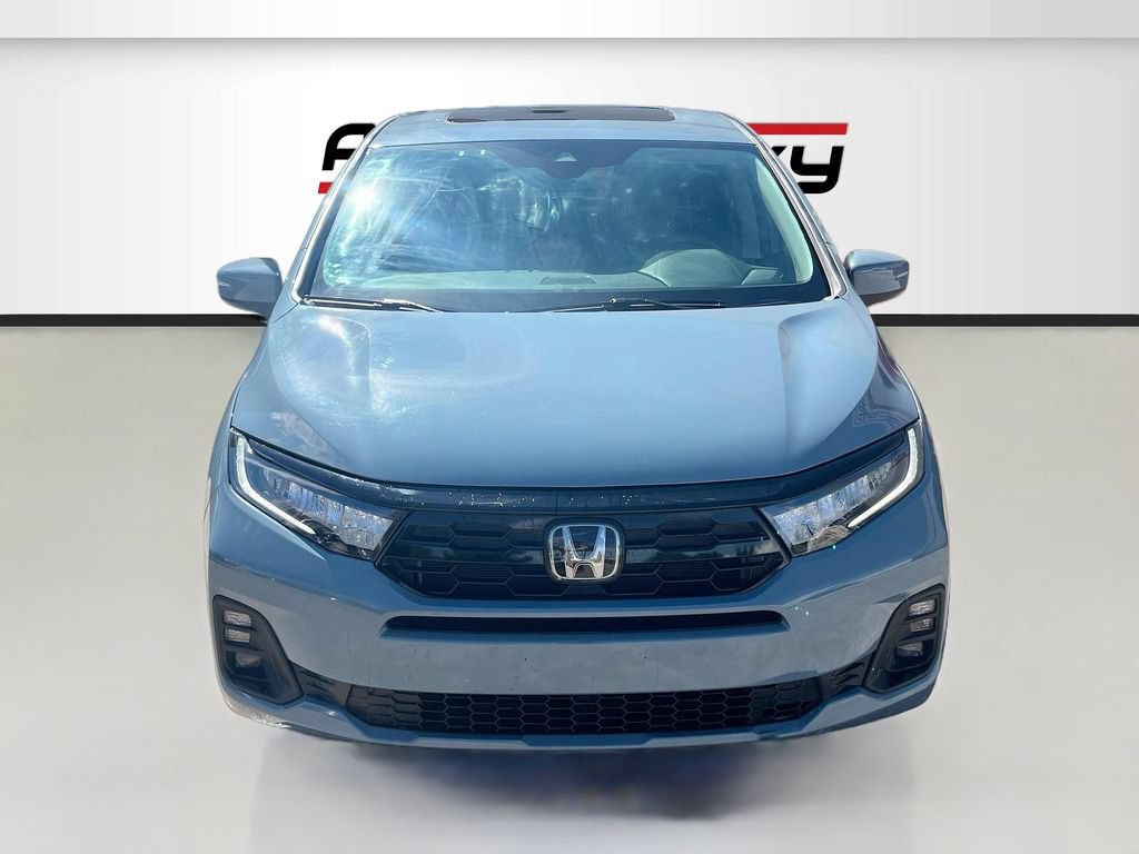 Used 2025 Honda Odyssey Touring image 2