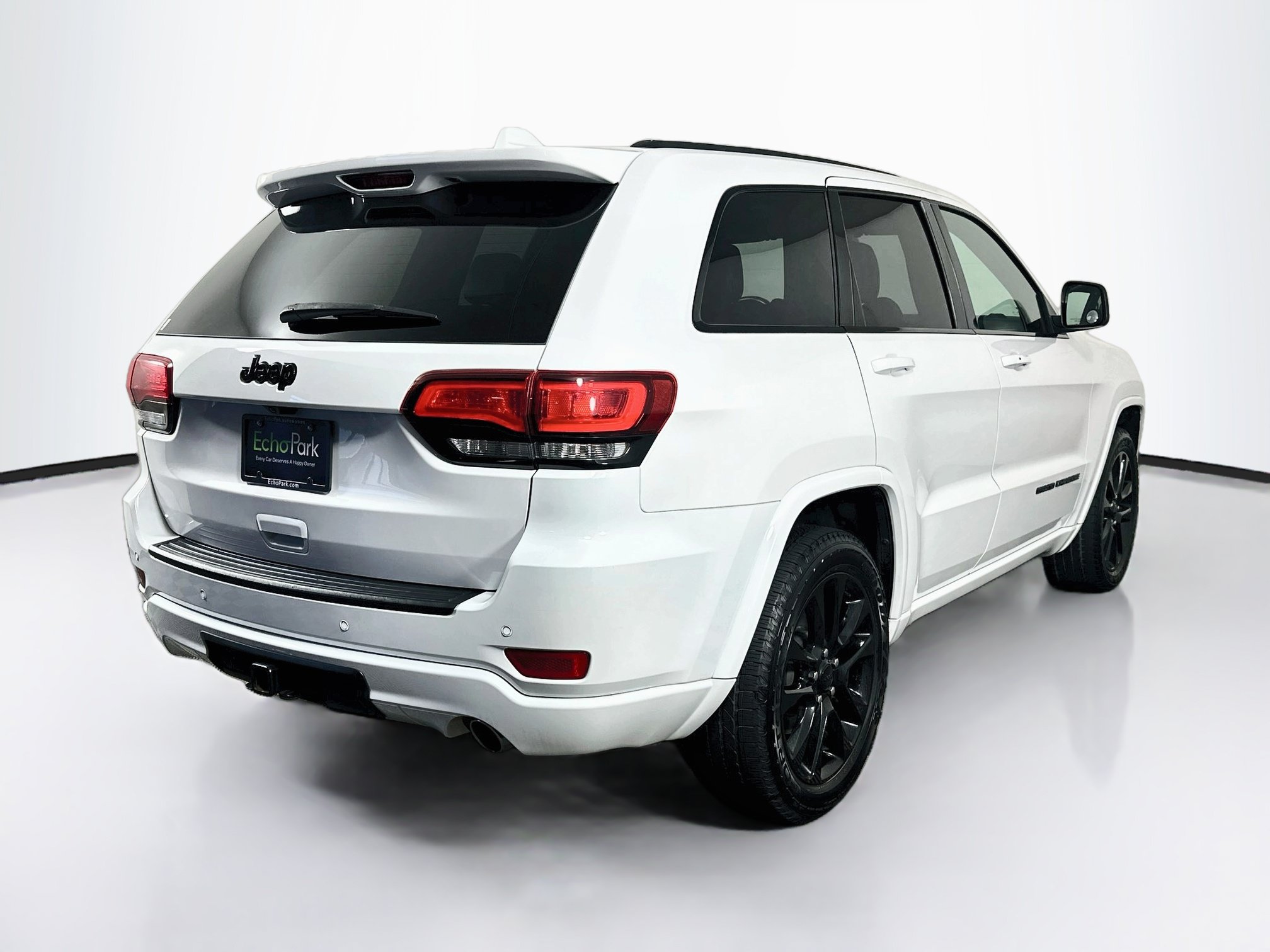 Used 2020 Jeep Grand Cherokee Altitude RWD image 9