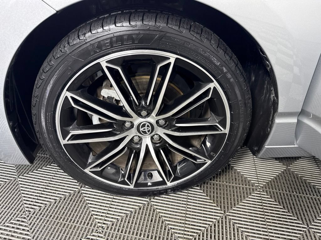 Used 2022 Toyota Avalon Touring w/ Advanced Safety Package FWD image 10