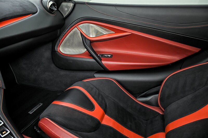 Used 2018 McLaren 720S RWD image 33