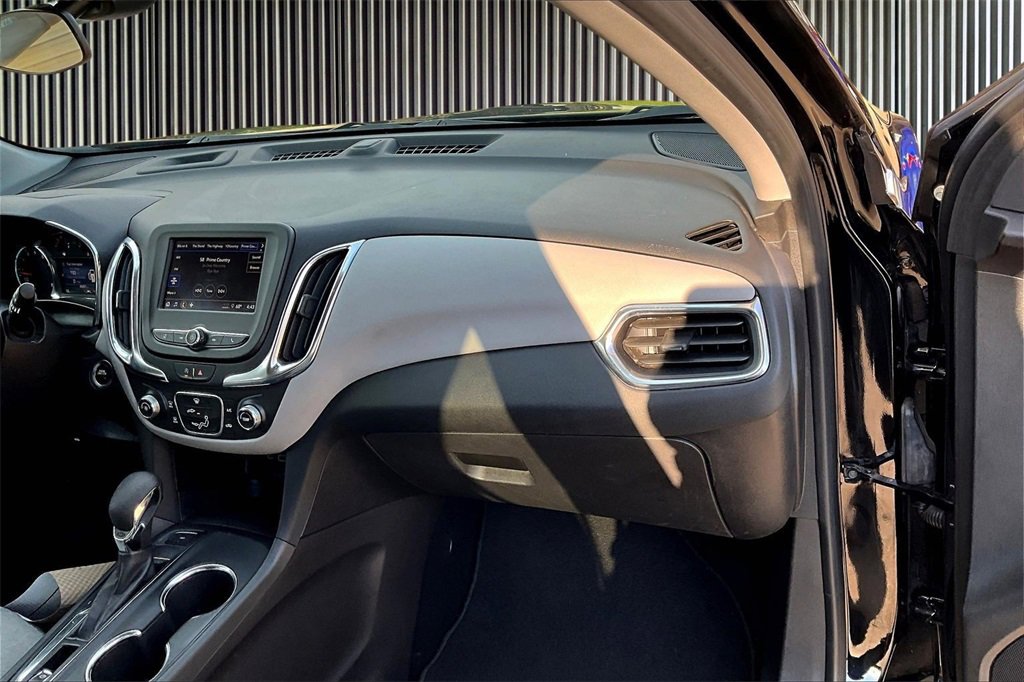 Used 2023 Chevrolet Equinox LT image 36